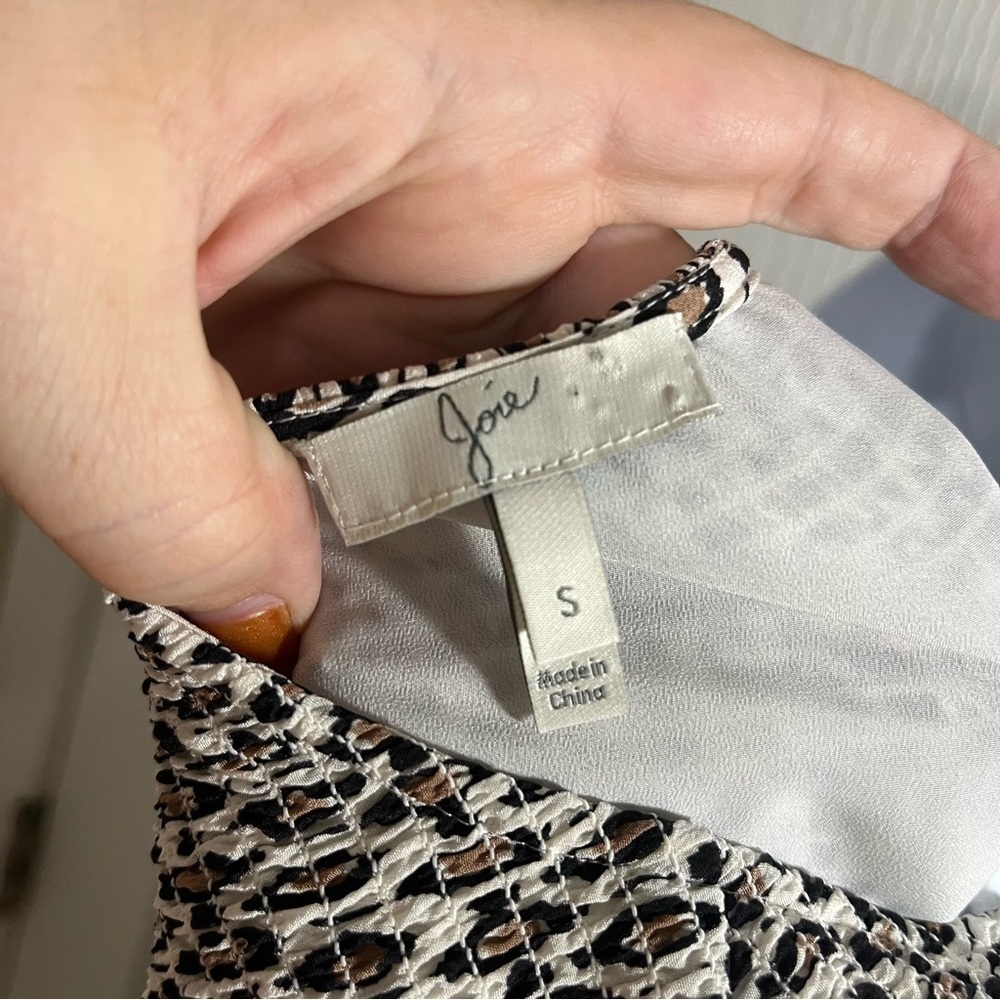 Joie 100% Silk Black and White Dress Size Small Rushed Midsection Sophisticated - Picture 3 of 9